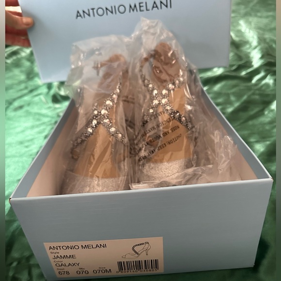 Dark Silver Antonio Melani Jamme Heels size 7 - Picture 5 of 11